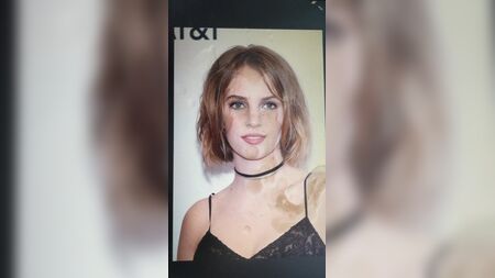 マヤ・ホークの精液トリビュート