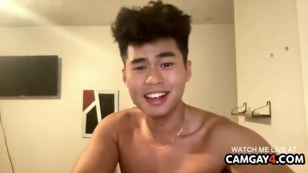 イケメンアジア系男性のウェブカメラ