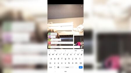 3人の少女が露出