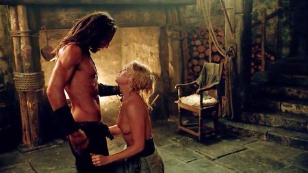 『ブラック・セイルズ』のハンナ、新たなヌード・セックスシーンがScandalPlanet.Comで公開