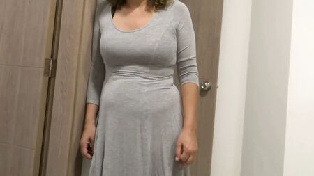 55歳の熟女で毛深い母親、ビーチでの休暇、官能的