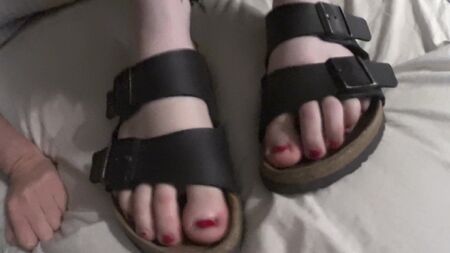 ビルケンシュトックを履いた19歳の少女