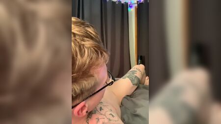 デカチンと玉。オナニー。大量射精