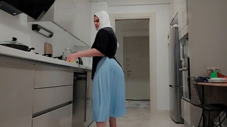 義理の息子に、私のセクシーなぽっちゃりボディを見せている