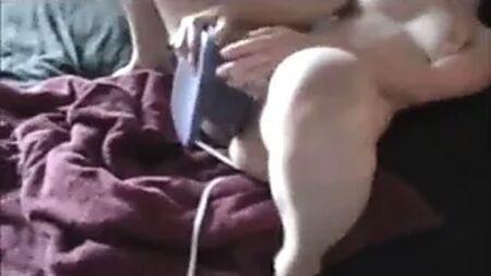 ソーニャがザール・ディルドを結ぶ