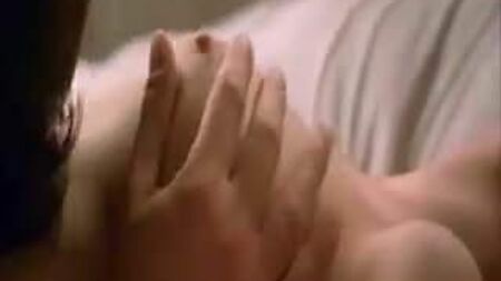 『ペカド・オリジナル』でセックスをするアンジェリーナ・ジョリー