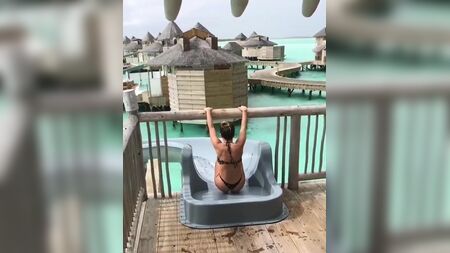 ウォータースライダー
