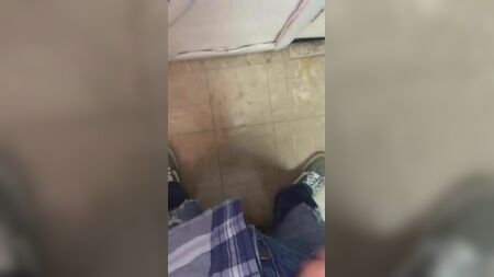 また泡立つような激しい動きと射精