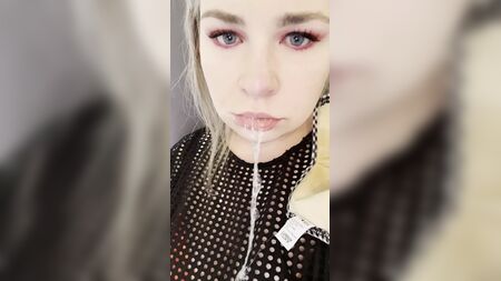 マスクの下に隠されたギャグディルド