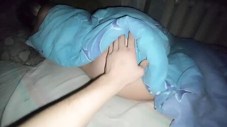 眠そうな少女は彼に身を委ねた - GeroinNut