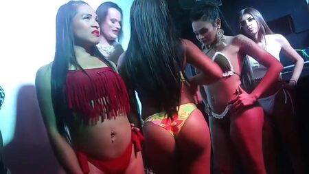 すべてのトランスジェンダーモデル