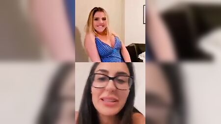 ウェブカメラでチャットするブラジルのレズビアンたち