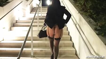 黒いRHTストッキングを履いたフランス人熟女が、2人の男に犯される