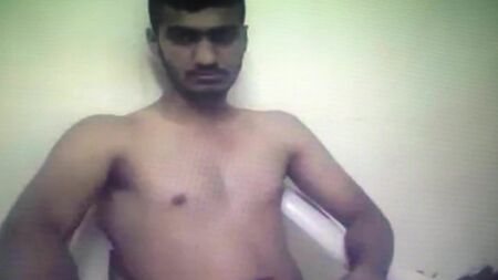 かわいいインド人の男の子のオナニー