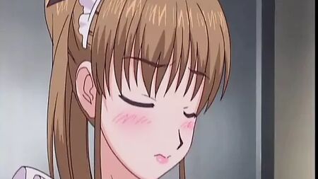 裸のエプロンを着たセクシーなメイドが主人を喜ばせる