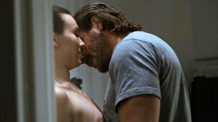 ScandalPlanet.Comで公開された映画『ハッセル』のアリエッテ・オプハイムのヌード・セックスシーン
