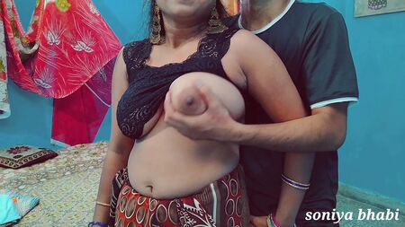 巨乳の新しい彼女、激しくヤる、ヒンディー語音声