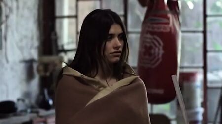 エヴァ・デ・ドミニチ - 『口の中の血』（2016） セックスシーン