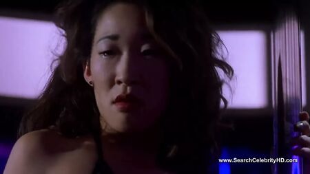 サンドラ・オーのヌード - 『ダンシング・アット・ザ・ブルー・イグアナ』 - HD