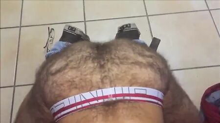 毛深いお尻のセックス