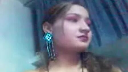 本物のセクシーなパキスタン人娼婦、ヒラが客に正体を暴かれる