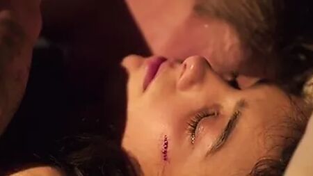 セックスドール - ハフシア・ヘルツィ (2016)
