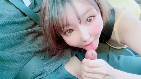 彼女は今日18歳です、彼女は今日何でもできます！