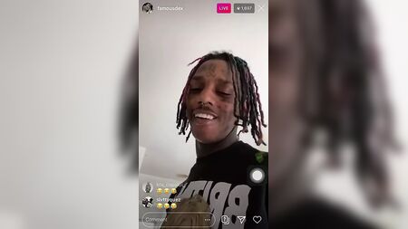 ラッパーのフェイマス・デックスが、インスタグラムのライブ配信でフェラチオを受けている
