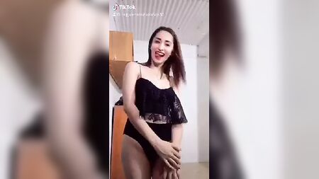 ヌードTikTok