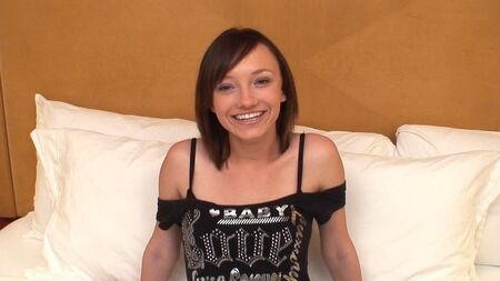 この10代の若者の身長は150cm、体重は39kgです