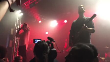 ブリング・ミー・ザ・ホライズン "Pray For Plagues" ライブ＠The Dome for Warchild