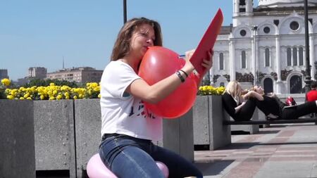 Blow To Pop And Sit To Pop || Looner || Balloon-Fetish.