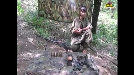 ブラドストのアリ・ディレジ渓谷でHPGがトルコ軍から鹵獲した武器の映像