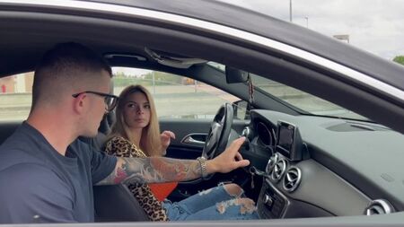 運転レッスンにお金を払わなければなりません！