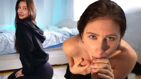 彼はトレーニング後に彼女を呼び出し、彼女を彼のペニスで扱いました