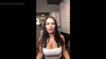 Olga Seriabkina - Instagramライブストリーム（2018年9月）裸？セクシー!