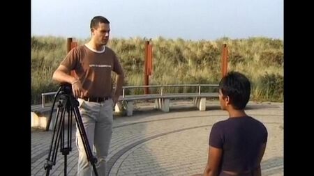 インドの女性は2人の男性とファックします
