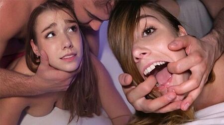 彼女は口をつぐんではいけない