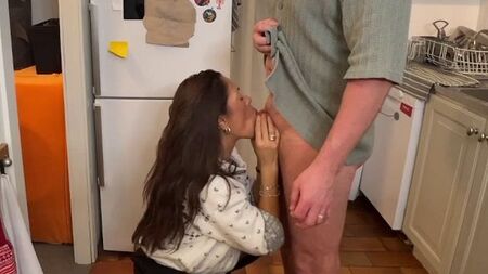 彼女を喜ばせて、二度頼まなくて済むようにしてあげて