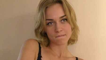 濡れたおまんこが彼女のデフォルトモード