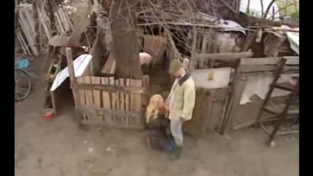 村でロシアの女とのセックス