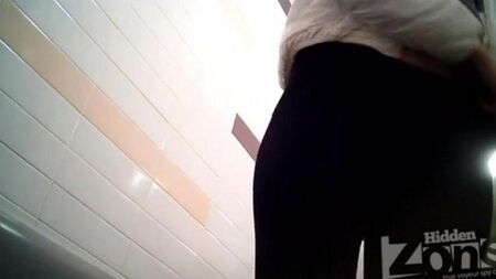 店のトイレに隠されたカメラ