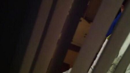 彼の隣人がセックスをするように隠されたカメラを撃ちます