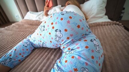 彼は、パンティーを脱ぐ！