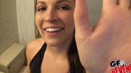 バスルームで美しいクイックセックス