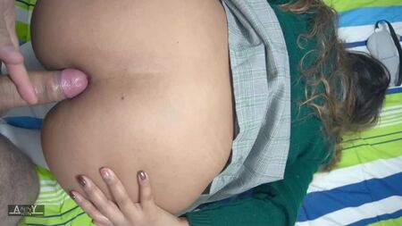 かわいい女子高生が初めての痛みを伴うアナルセックスを体験。リアルな素人セックス