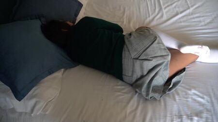 私のぽっちゃりしたガールフレンドをファックして、彼女の猫で排水します