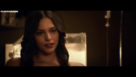 ジェネシス・ロドリゲス - 『アワーズ』（2013）1080p ウェブ版 ヌード？セクシー！オンラインで視聴