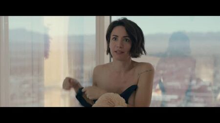 アンドレア・デログ ヌード - 『ラスベガスでの離婚』（2020）HD 1080p オンライン視聴 / アンドレア・デログ - ラスベガスでの離婚
