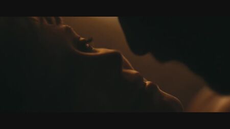 レア・セドゥ ヌード - 『ゾーイ』（2018）HD 1080p オンライン視聴